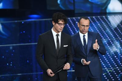 Immagine di #Sanremo2016, 10.461.000 spettatori pari al 47.8% di share per la terza serata  - Scopri su Televisione