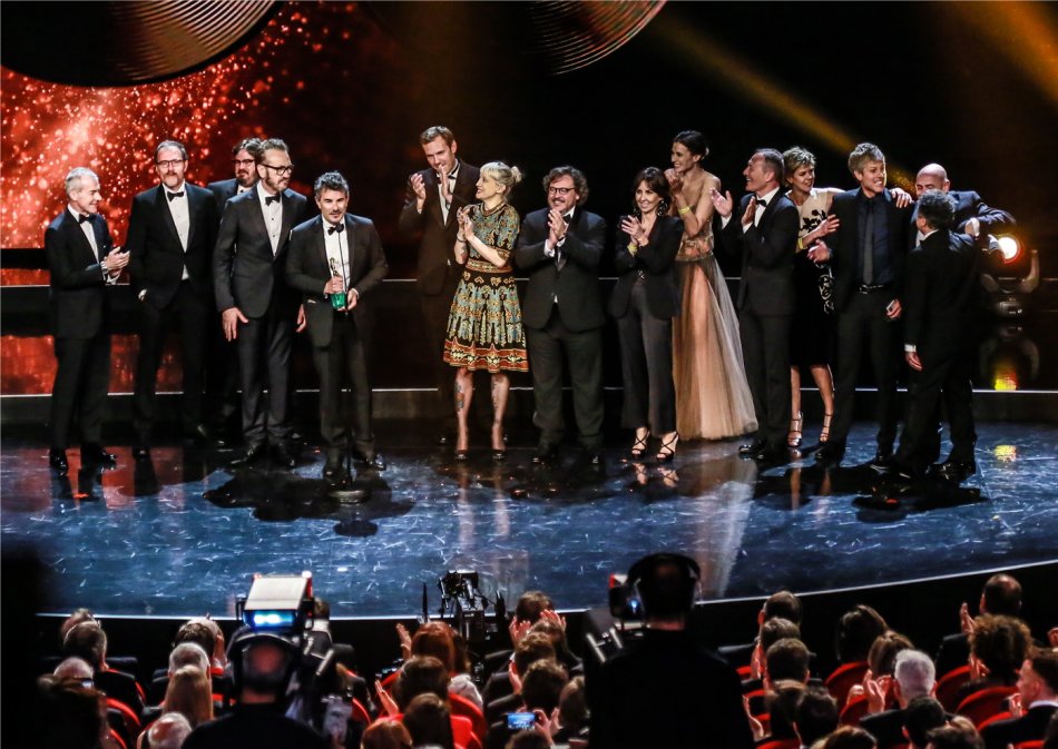 Mediaset dà a Sky esclusiva pay tv per 2016-2017 per prime visioni film italiani Medusa