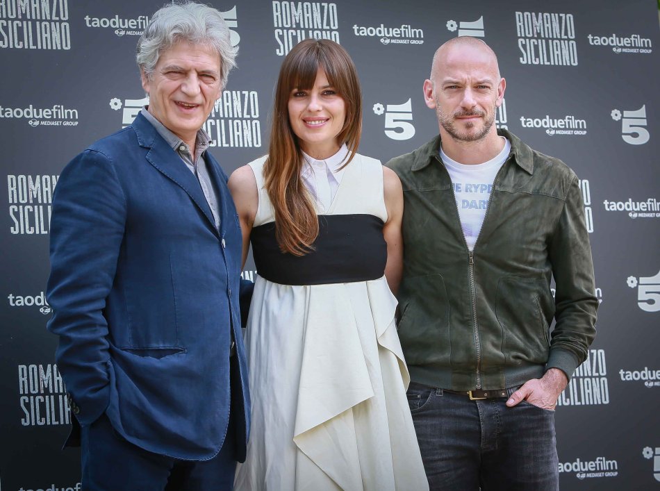 Romanzo Siciliano, su Canale 5 la fiction con Bentivoglio e Pandolfi contro la mafia