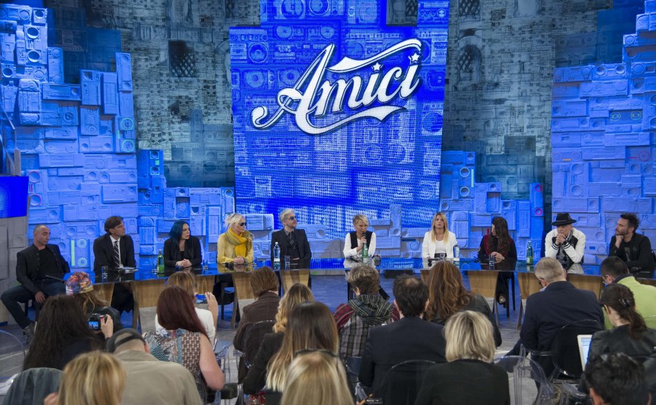 Amici, mercoledì la finale su Canale 5. De Filippi: «Abbiamo superato i pregiudizi»