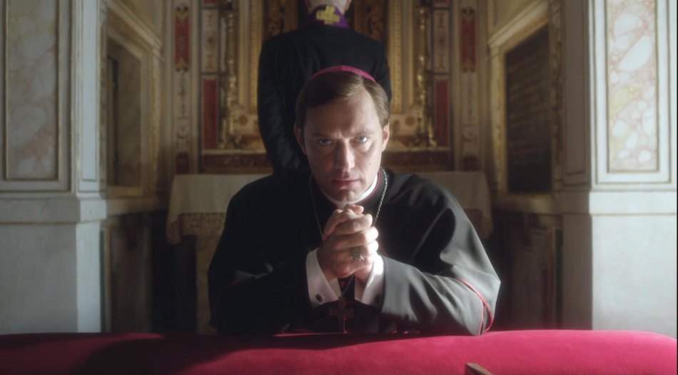 Svelate le prime immagini di The Young Pope, la serie tv di Sorrentino per Sky