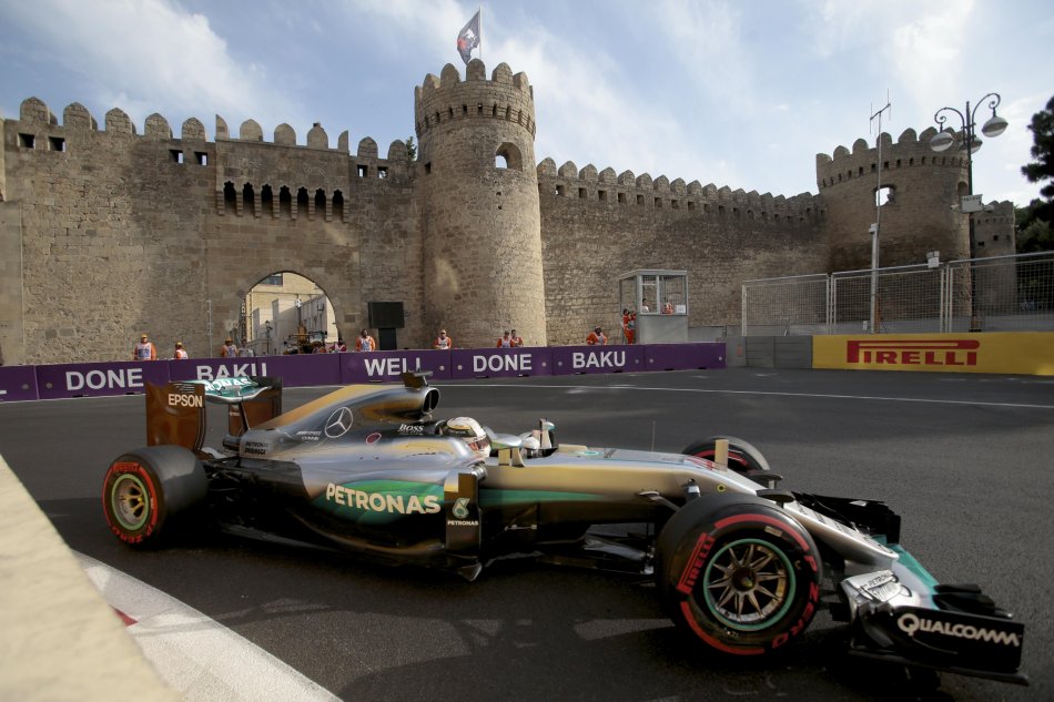 Sky Sport dentro la nuova F1: oggi unveiling Mercedes, venerdì tocca alla Ferrari