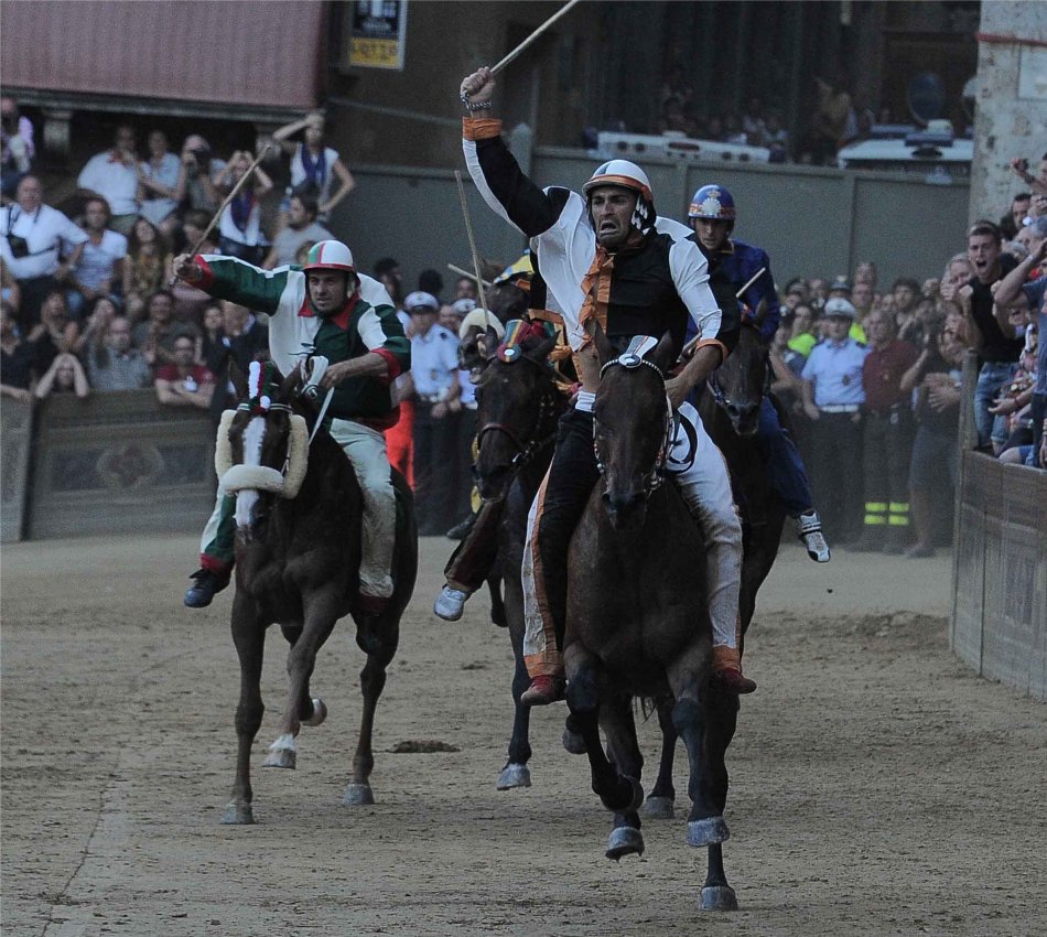 Immagine di Palio di Siena, 2 Luglio 2016, Diretta tv da Piazza Del Campo Rai 2 ore 18.55 (anche in HD)