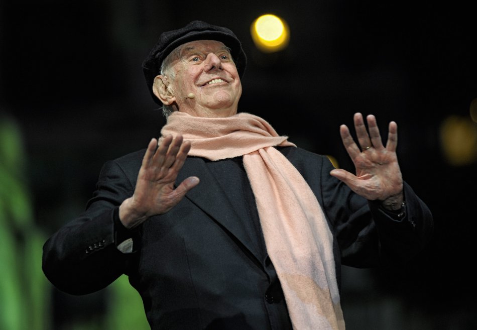 L'omaggio televisivo per la scomparsa di Dario Fo' oggi sui canali Sky e Rai