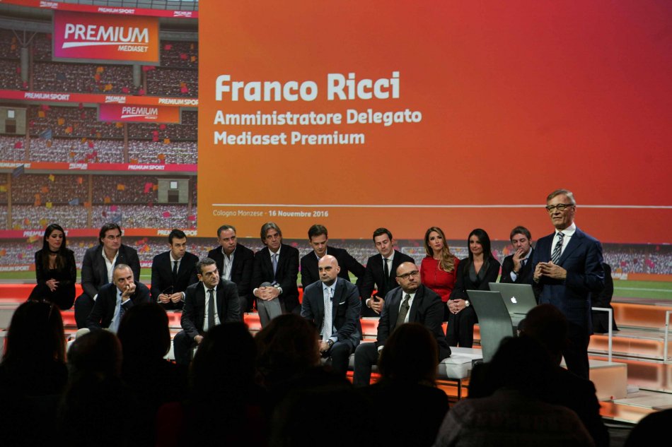 Mediaset potrebbe bussare alle porte di Sky per trovare un partner affidabile