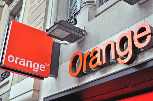 Borsa, continua rally Mediaset, opa Sky e Orange-Vivendi aumentano speculazione