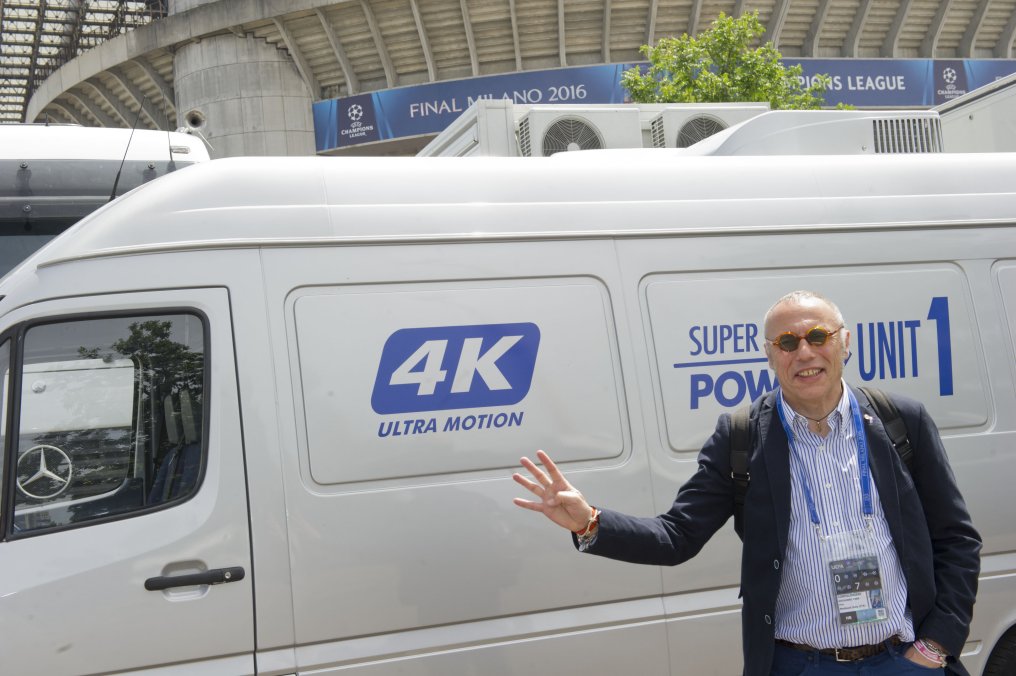 Tutti sulla nuova Champions, Mediaset guarda alle aste per i diritti del calcio