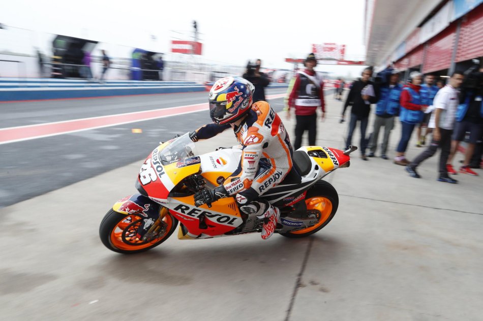 Immagine di Gara  F1 (Cina) e MotoGP (Argentina) diretta esclusiva Sky Sport, poi differite Rai e Tv8 - Scopri su Sport