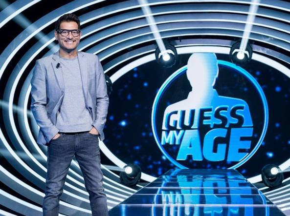 Guess my Age, il nuovo game show con Enrico Papi da stasera su TV8