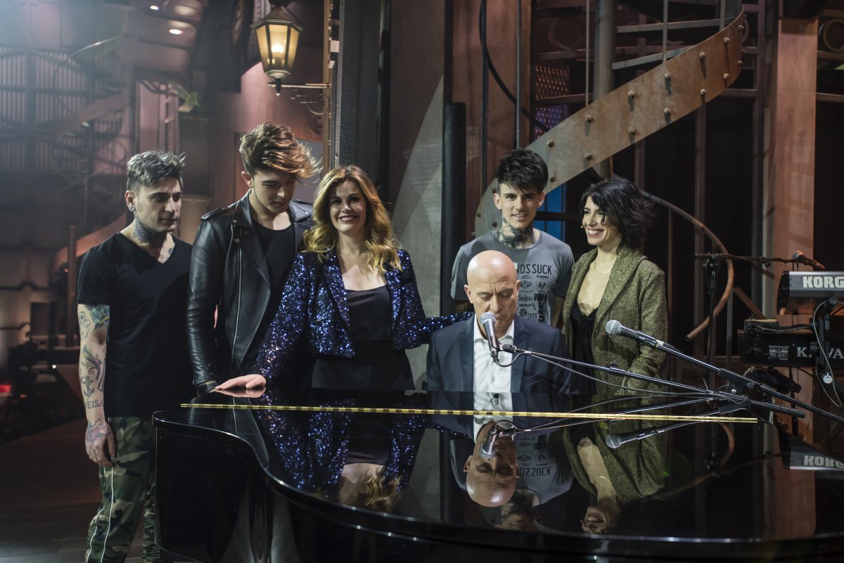 Saturday Night Live con Claudio Bisio mattatore dello show su TV8