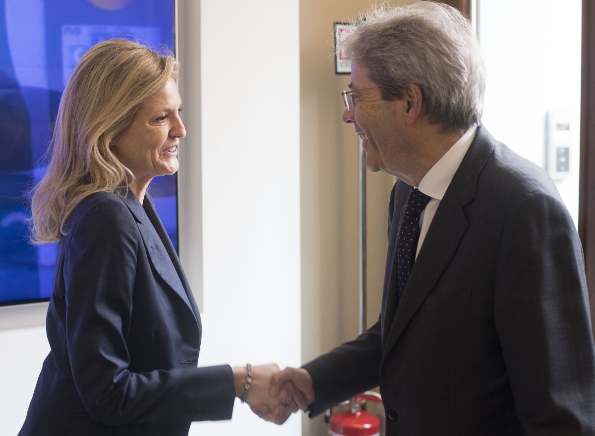 Il premier Gentiloni visita i nuovi studi Sky a Roma. Punto con Zappia sui temi caldi