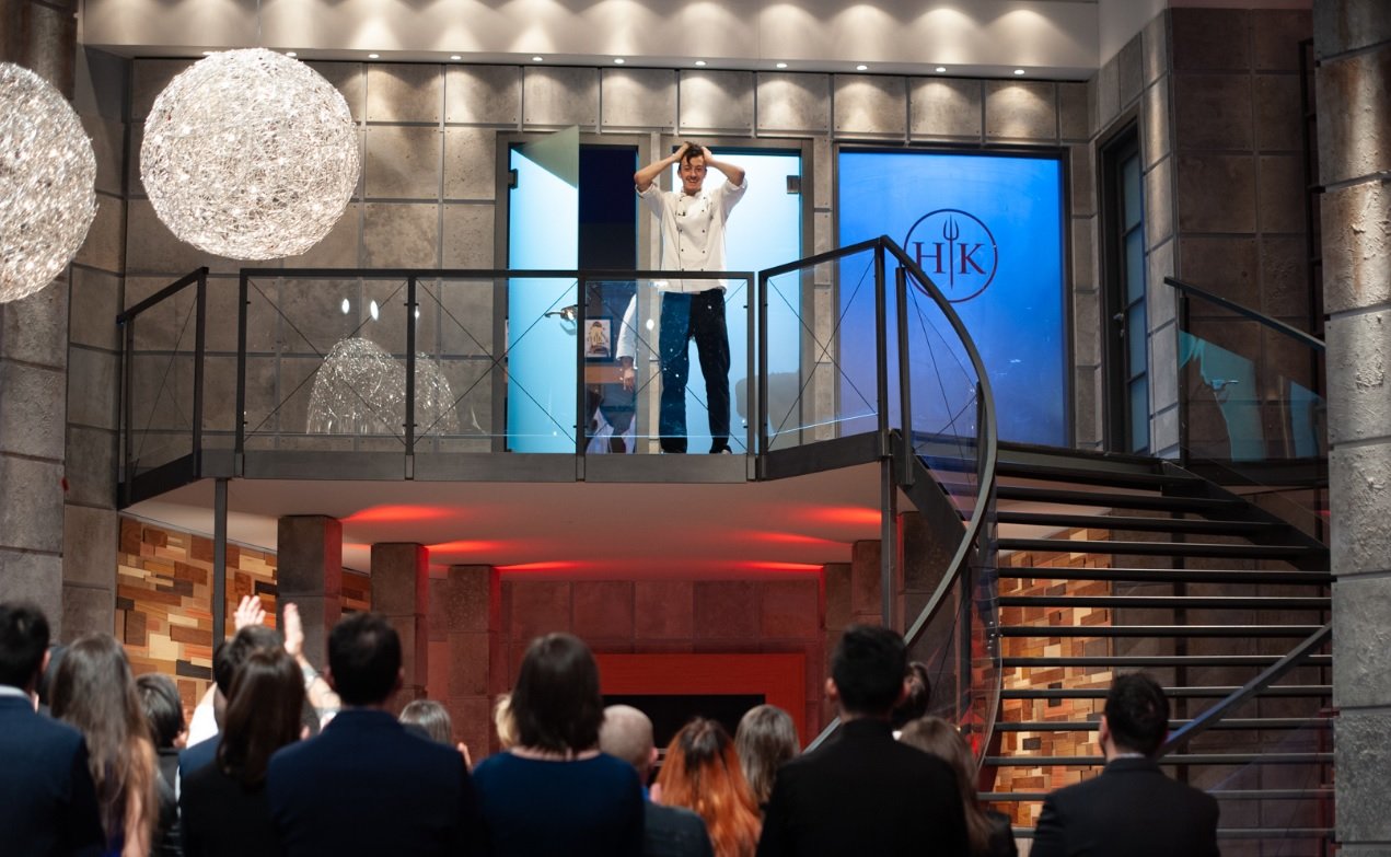 Hell's Kitchen, è Nicola a trionfare su Sky Uno nelle cucine infernali di Carlo Cracco 