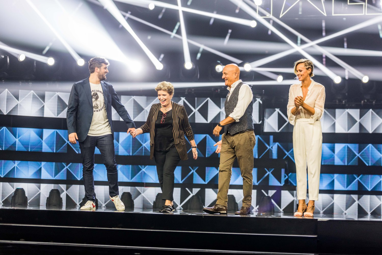 Italia's Got Talent su TV8 e Sky Uno. Bisio, Matano e Pellegrini cercano golden buzzer