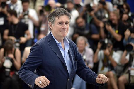 FOX - La Guerra dei Mondi, Gabriel Byrne protagonista della nuova serie 