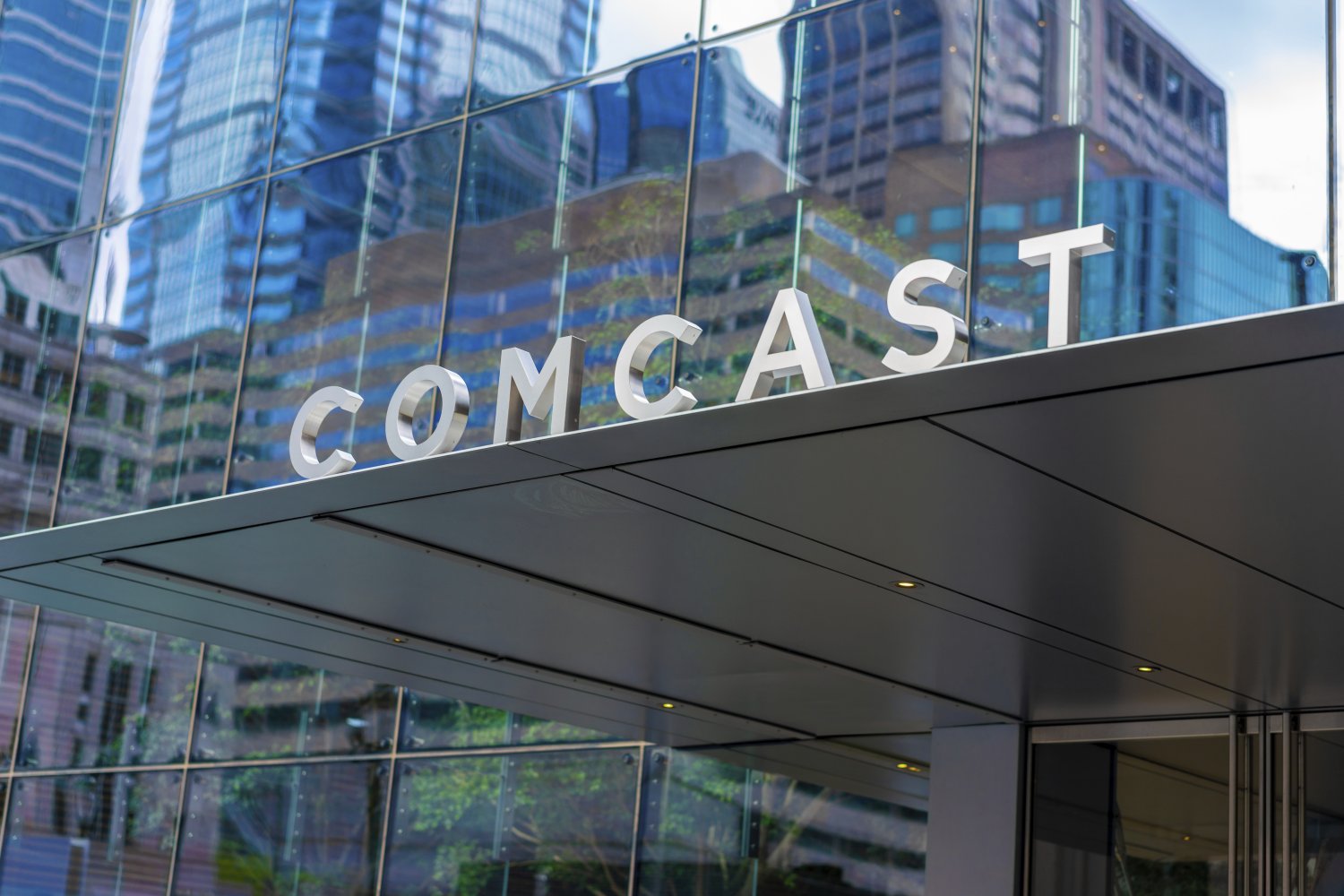 Comcast positiva grazie ad acquisizione Sky e a film