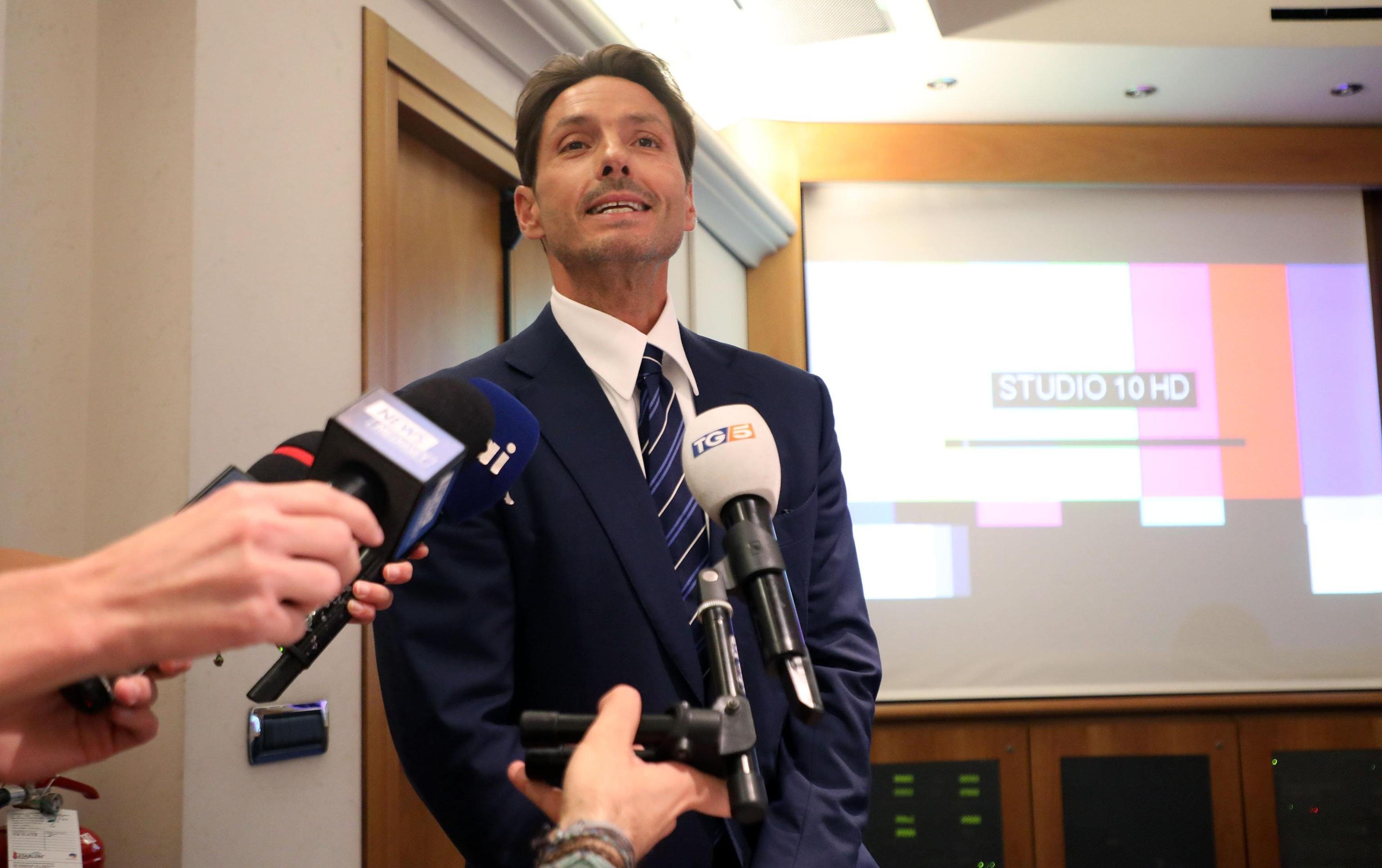 Mediaset, ok fusione e holding in Olanda ma Vivendi attacca