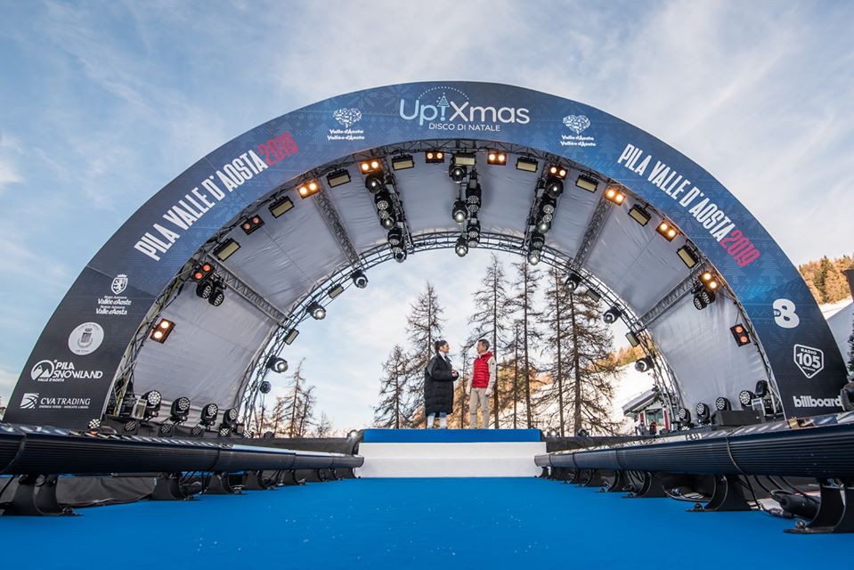 Immagine di TV8. lo speciale concerto evento natalizio UP! XMAS – Disco di Natale