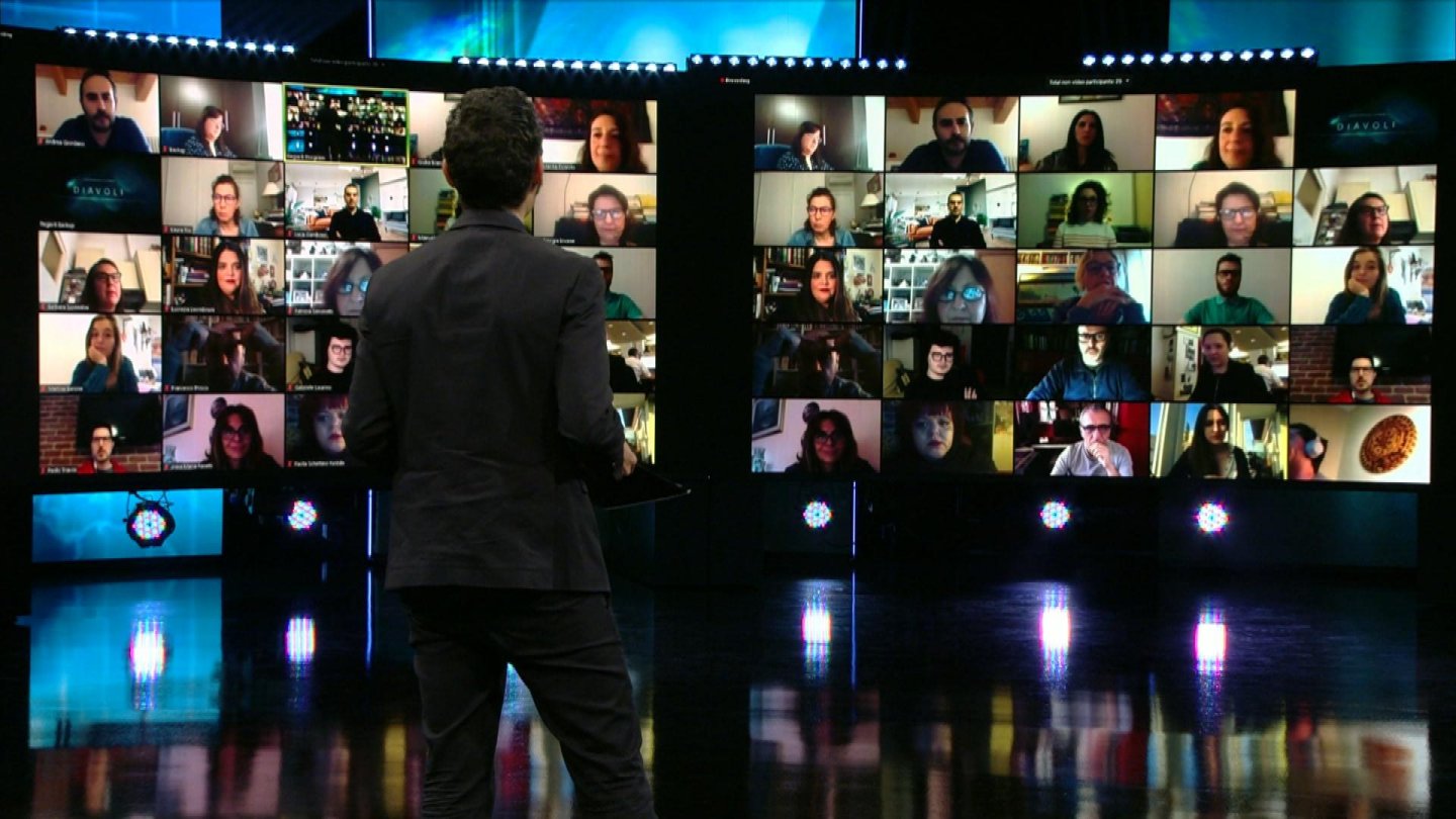 Immagine di Diavoli, su Sky Atlantic e NOW TV misteri e cospirazioni per una storia di potere
