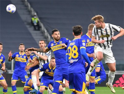 Diritti Tv Serie A 2021 - 2024. Non solo Sky contro Dazn, altro strappo in Lega 