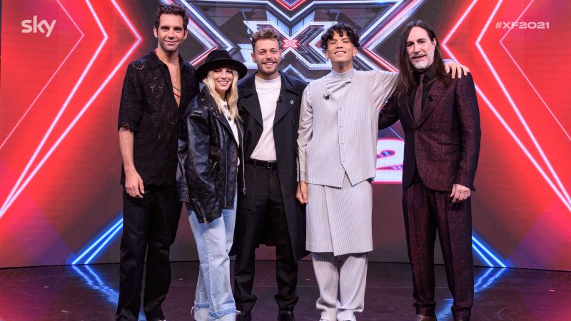 X Factor 2021, al via i Live Show su Sky, streaming NOW (e stasera anche TV8)