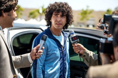 Maradona: Sogno Benedetto, la serie tv biopic da oggi su Amazon Prime Video