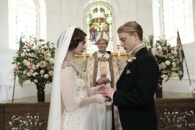 «The Pursuit of Love - Rincorrendo l’amore» la miniserie in prima tv Sky e streaming NOW