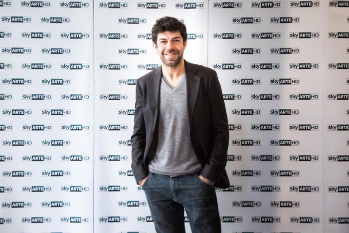 Immagine di Sky Arte HD, nella prossima stagione Accorsi, Lucarelli, moda e tanta musica