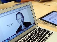 Addio a Steve Jobs, il più grande innovatore dell'era digitale 