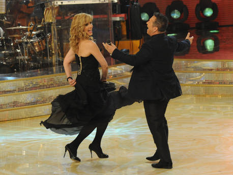 Milly Carlucci: ''Stasera Ballando è dedicato a lui, rinviata la festa finale''