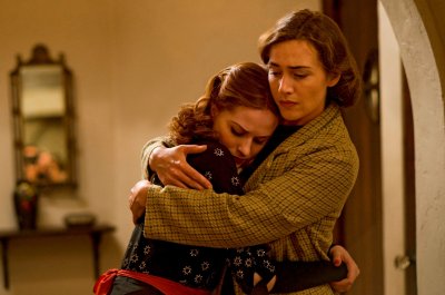 Mildred Pierce, su Sky Cinema 1 HD la mini-serie HBO con Kate Winslet Mildred Pierce, su Sky Cinema 1 HD la mini-serie HBO con Kate Winslet
