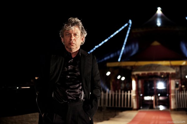 Paolo Rossi su Sky Uno HD con le sue ''Confessioni di un cabarettista di m.''