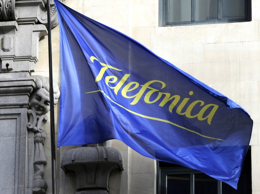 Vivendi risponde ad Agcom. Telefonica lascia Premium con prezzo-scommessa