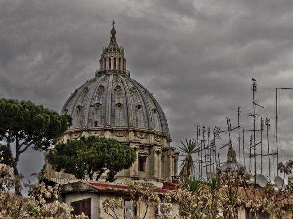 Per il Giubileo via le antenne dai cieli di Roma con bonus fiscali