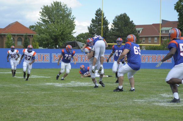 Immagine di Torna su Mtv Italia la serie americana ''Blue Mountain State'' - Scopri su Televisione