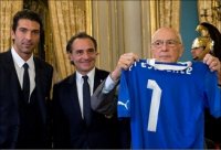 Immagine nel testo correlata a: Napolitano riceve gli azzurri al rientro dagli Europei 2012 (diretta Rai 1)