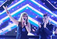 La Finale di X Factor su Sky Uno/+1 sfonda quota 1 milione. Record di voti, applausi e tweet La Finale di X Factor su Sky sfonda quota 1 milione. Record di voti, applausi e tweet