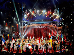 Aspettando il 2012 davanti alla tv, i programmi della notte di San Silvestro