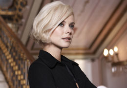La donna della domenica, fiction su Rai1 con Giampaolo Morelli e Andrea OsvartLa donna della domenica, fiction su Rai1 con Giampaolo Morelli e Andrea Osvart