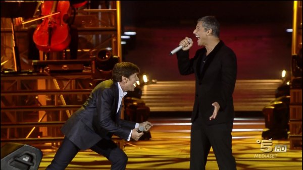 Picco di 7,1 milioni per lo show di Gianni Morandi in Arena (e su Canale 5) Immagine nel testo correlata a: Picco di 7,1 milioni per lo show di Gianni Morandi in Arena (e su Canale 5)