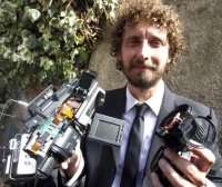 Le Iene: 'Aggrediti da Barbareschi''. L'attore: 'Io sono la vittima...'