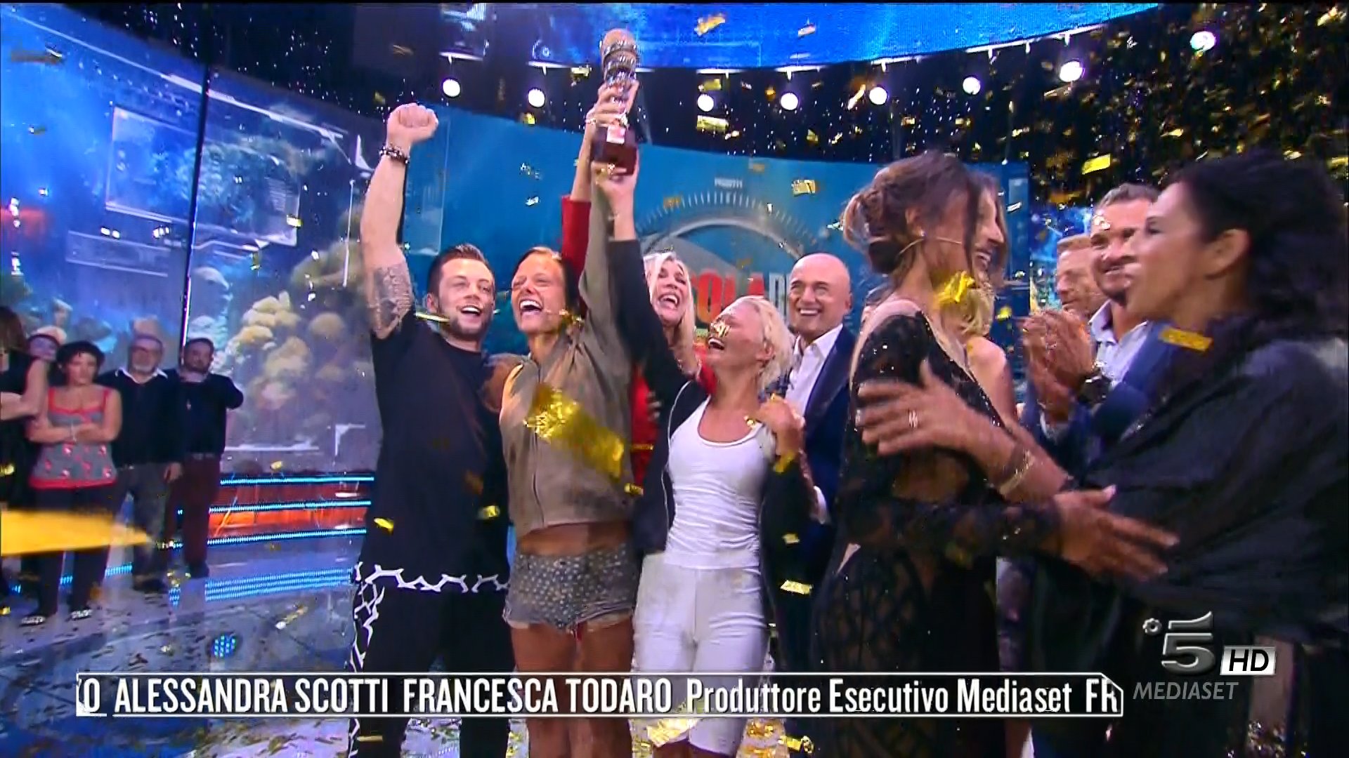Immagine di Isola dei Famosi 2015, i numeri e i saluti dei protagonisti del reality - Scopri su Televisione