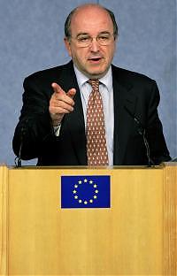 Immagine nel testo correlata a: Antitrust Ue: ''Italia ci informi sui piani assegnazioni frequenze''