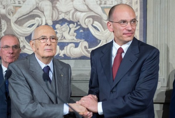 Il Presidente della Repubblica Giorgio Napolitano con il Presidente del Consiglio incaricato Enrico Letta