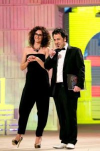 Per Zelig parte l'era post Bisio con la coppia Teresa Mannino e Mago Forest