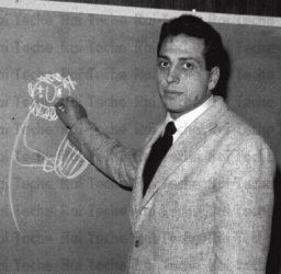 Immagine di Non è mai troppo tardi, Claudio Santamaria intepreterà il Maestro Manzi