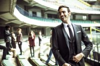 Il videoclip di Marco Mengoni #PRONTOACORRERE da oggi su Sky Uno