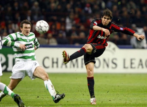 Immagine di Champions, Napoli - Dortmund e Milan - Celtic (dirette tv Mediaset e Sky Sport)