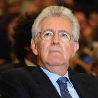 Immagine nel testo correlata a: Il presidente del Consiglio Mario Monti questa sera ospite di Fazio