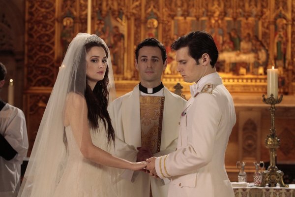 Immagine di Gossip Girl (Mya) celebra il raggiungimento della 100esima puntata  - Scopri su Digitale Terrestre