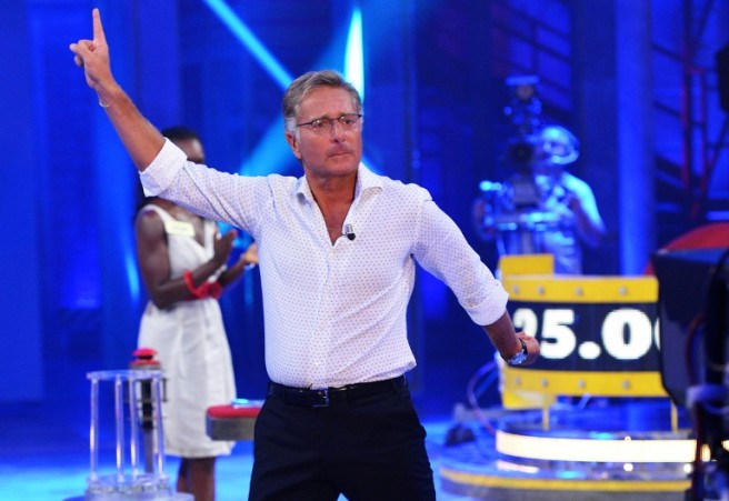 Paolo Bonolis torna nel Minimondo di Avanti un altro su Canale 5